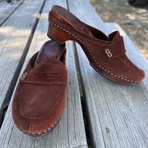 Women’s Brown Clogs / Mule Shoes Size 7 Suede Studded Wood Heels Made in Italy